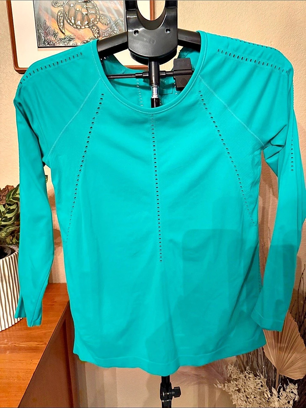Athleta Foothill Seamless Long Sleeve Top Medium Teal Laser Cut Athletic
